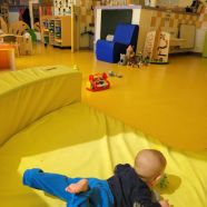 Espace Sensoriel-Exterieur-micro-creche-tramayes.jpg